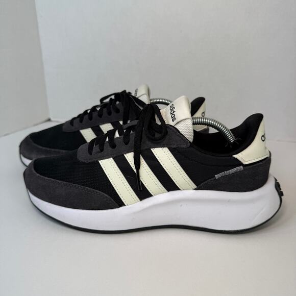 Adidas Women's Run 70s Casual Sneaker Shoes Black White Women's Size 7 - Picture 5 of 9